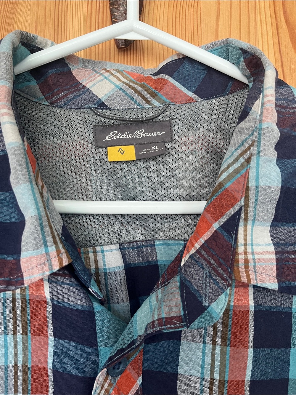 Eddie Bauer Blue Plaid Short-Sleeve Shirt (size XL) - Picture 2 of 7